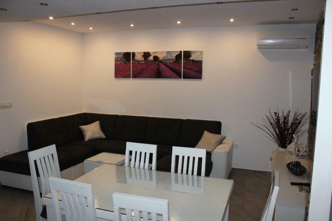 Apartment Lucky With Jacuzzi Trogir Exterior foto